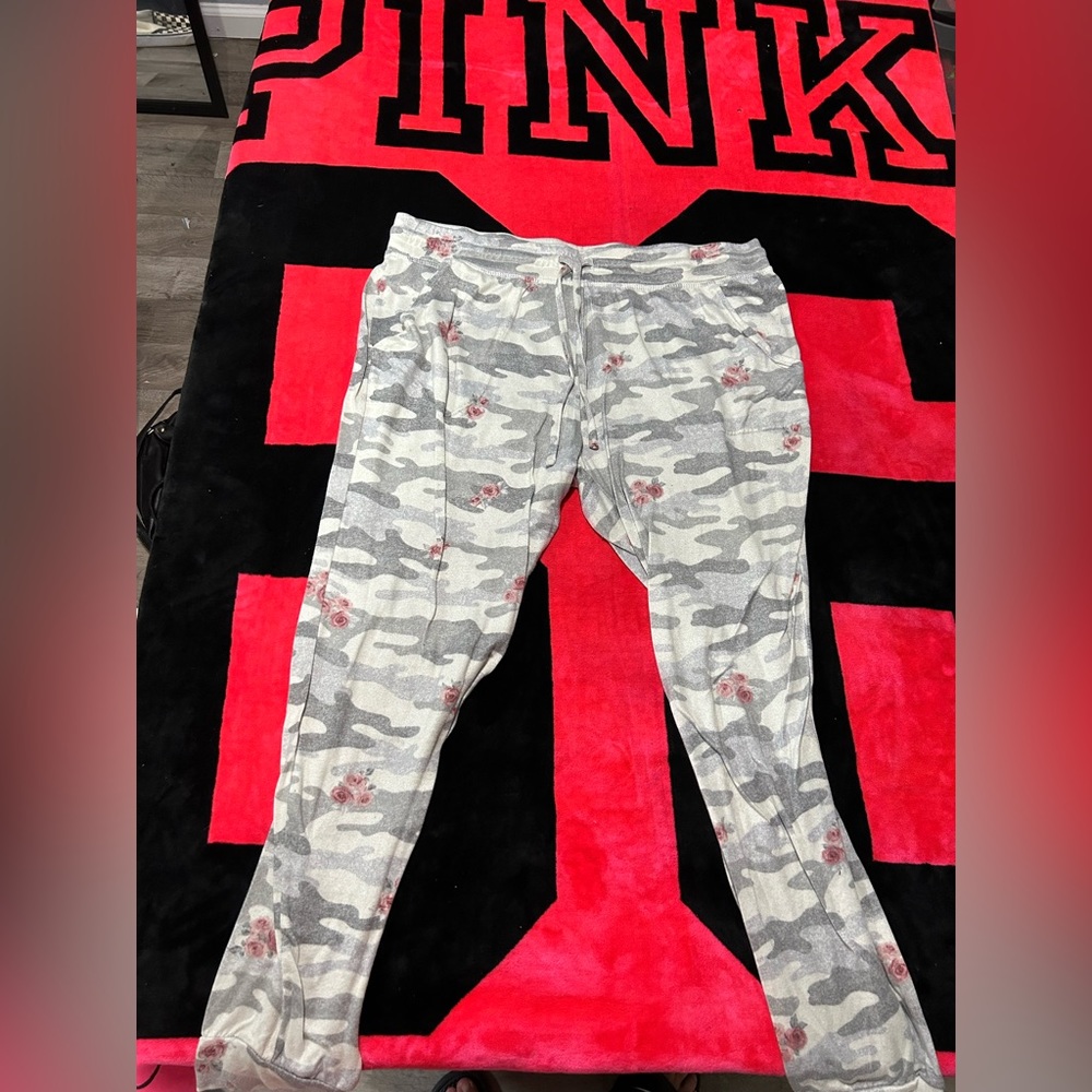 Camo lounge pants